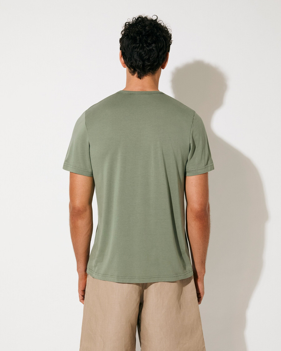 lätt t-shirt för män i salvia handla nu — cdlp
