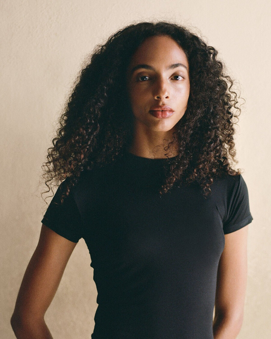 lättvikts-t-shirt i svart för kvinnor handla nu — cdlp