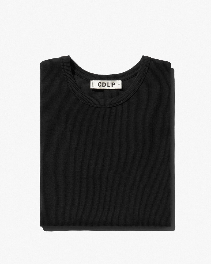 ribbad t-shirt för kvinnor i off-white handla nu — cdlp